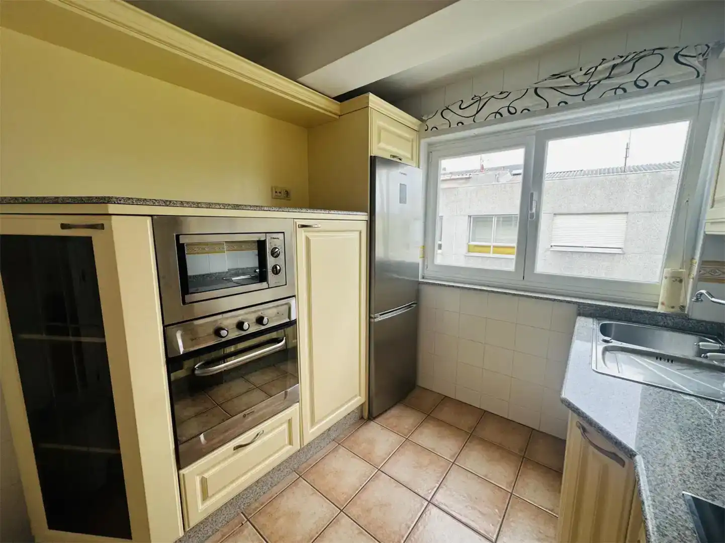 Kitchen of Duplexes for rent in Oleiros