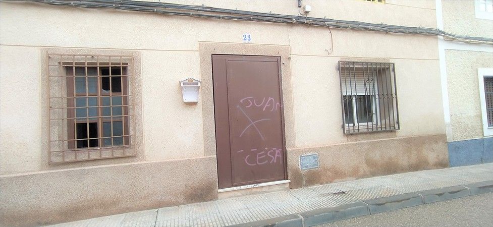 Exterior view of Single-family semi-detached for sale in Hellín