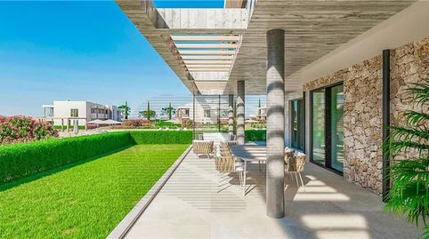 A Estrenar. Planta baja en complejo residencial con 84,92m2 aprox. de jardín, 115,17m2 aprox., amplio salón comedor con cocina amu