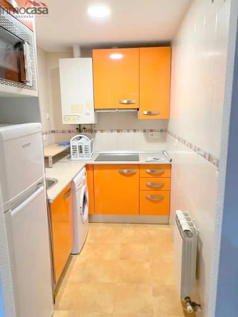 Cocina de Piso de alquiler en Armilla con Calefacción, Trastero y Balcón