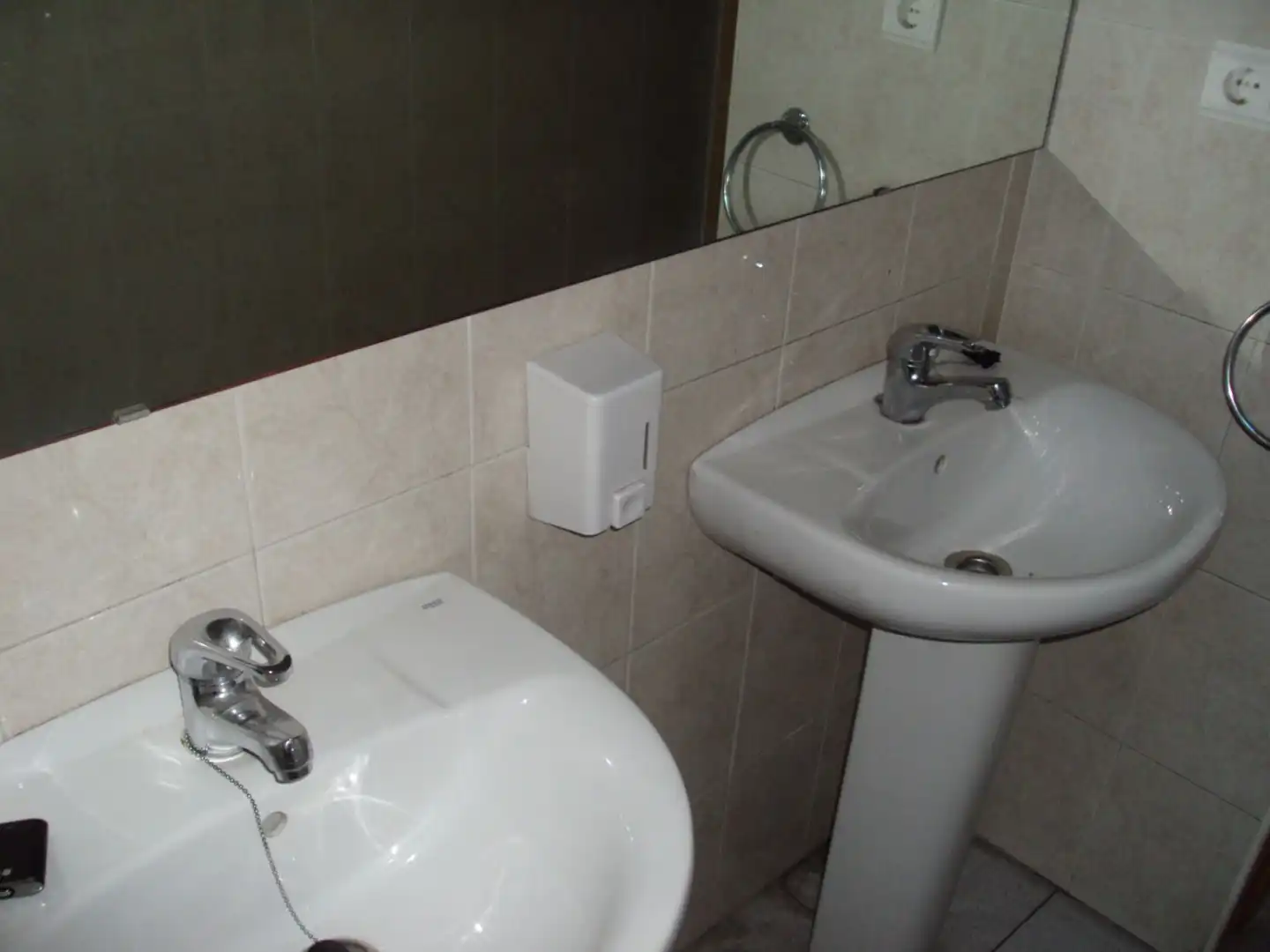 Badezimmer von Fabrikhallen zur Miete in Alcalá de Guadaira