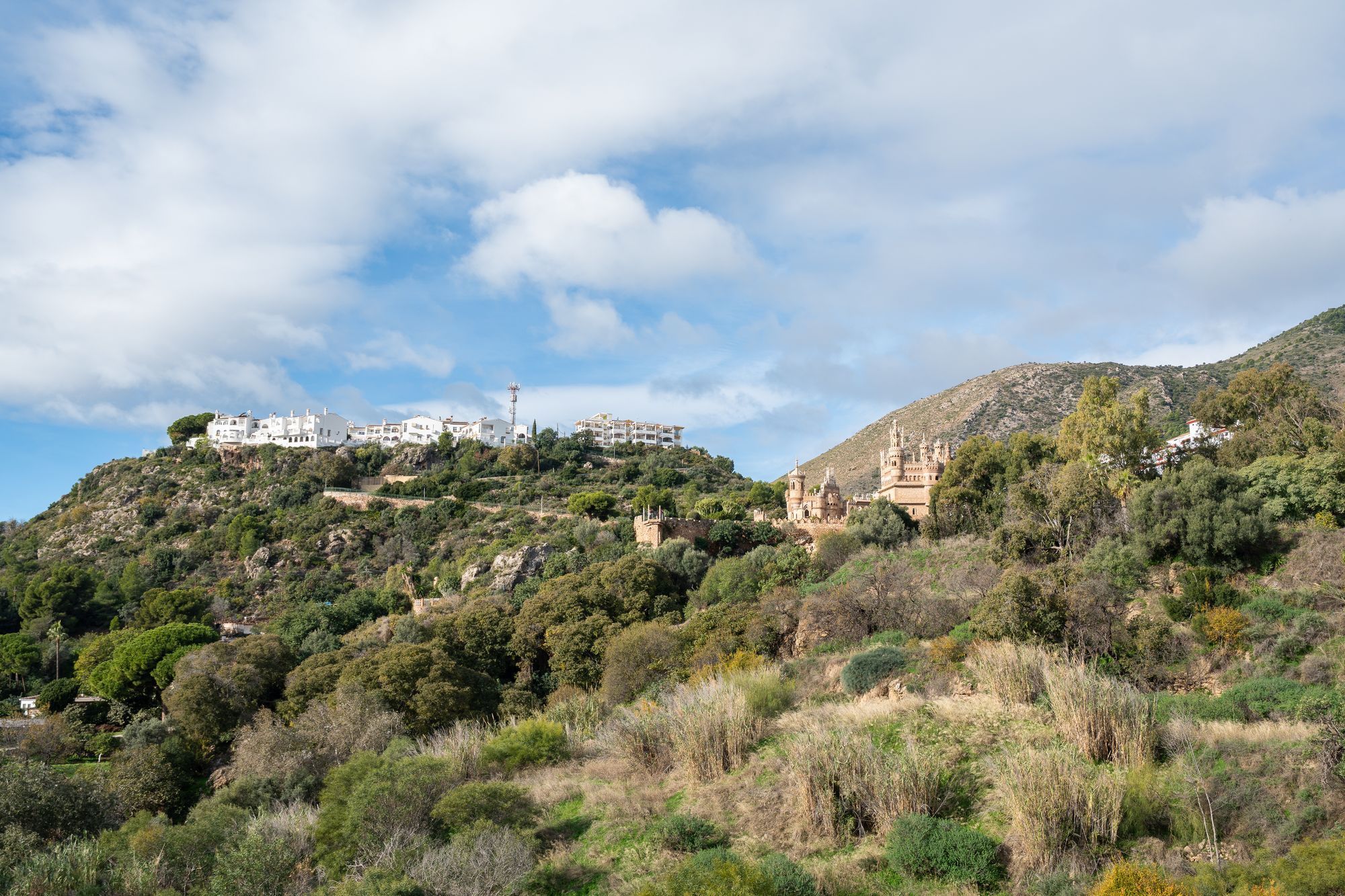Vista exterior de Casa adosada en venda en Benalmádena amb Terrassa i Balcó