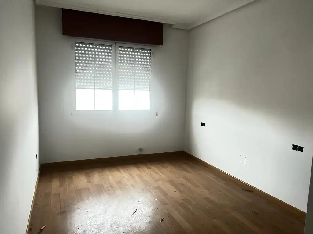 Habitación de Edificio en venta en Ponferrada