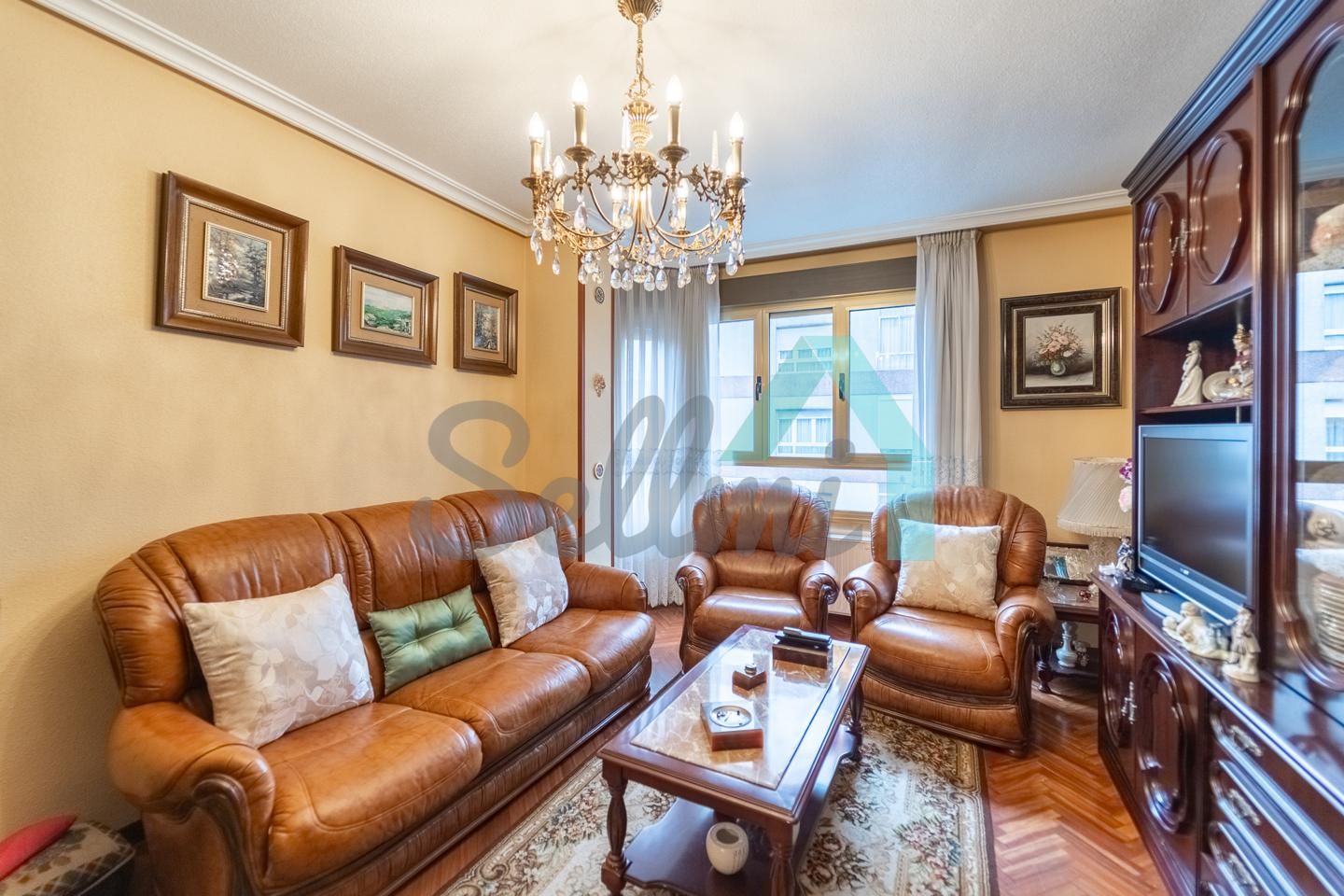 Living room of Flat for sale in Gijón   with Heating, Parquet flooring and Storage room