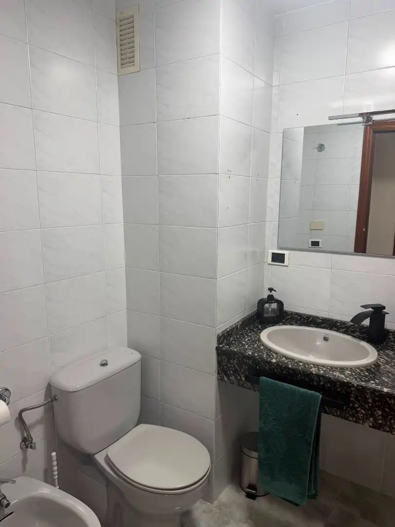 Baño de Piso de alquiler en Lugo con Calefacción, Terraza y Amueblado