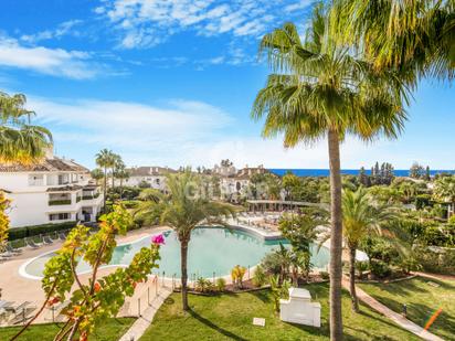 Vista exterior de Dúplex en venda en Marbella amb Terrassa, Traster i Piscina