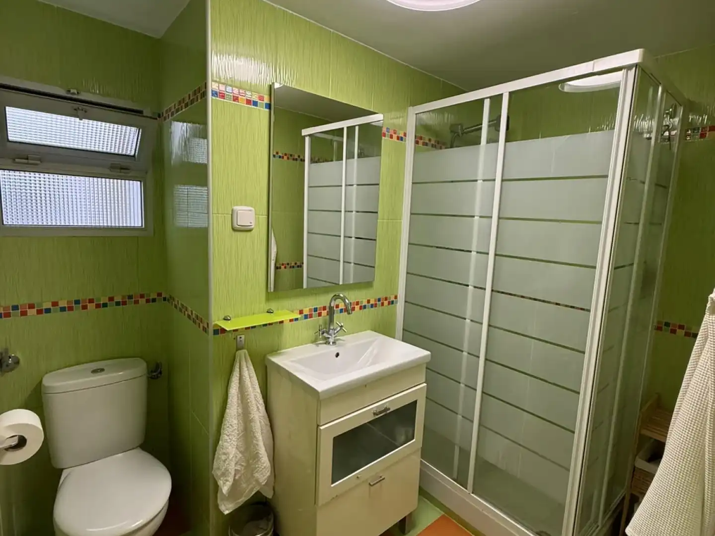 Baño de Piso en venta en Málaga con Aire acondicionado, Amueblado y Lavadora