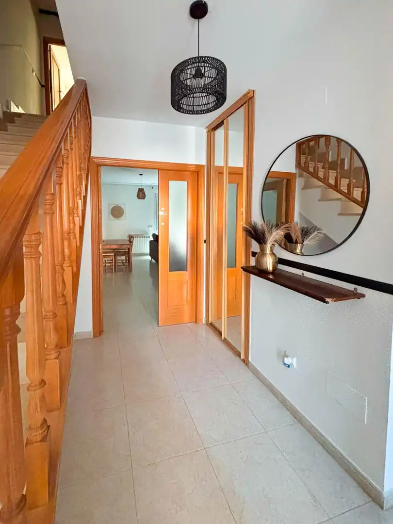 Casa aparellada en venda a Galápagos, imagen 6