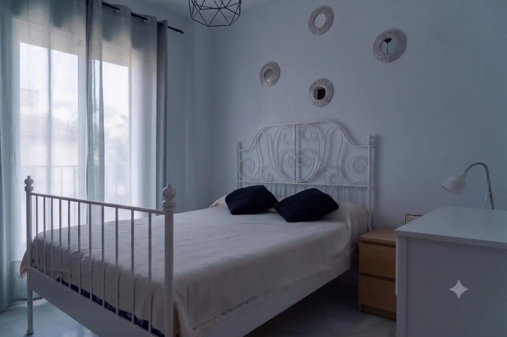 Schlafzimmer von Wohnung zum Verkauf in Sevilla mit Klimaanlage, Heizung und Privatgarten