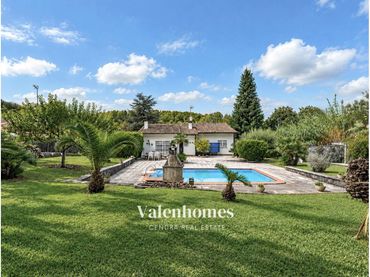 Casa con piscina en venta en Can Font - Ca n'Avellaneda