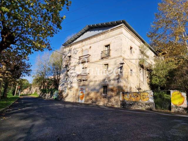 Edificio en Venta en Ibarra, 100 en Bedia