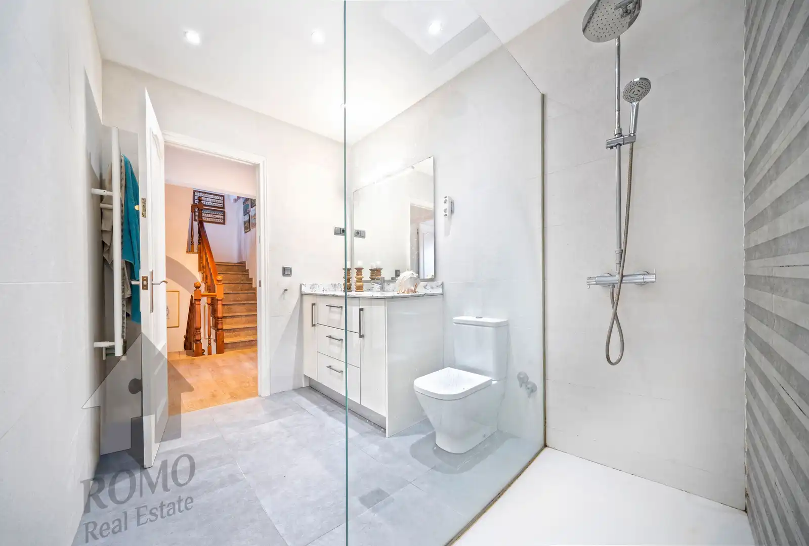 Baño de Casa o chalet en venta en Santa Perpètua de Mogoda con Aire acondicionado, Calefacción y Jardín privado