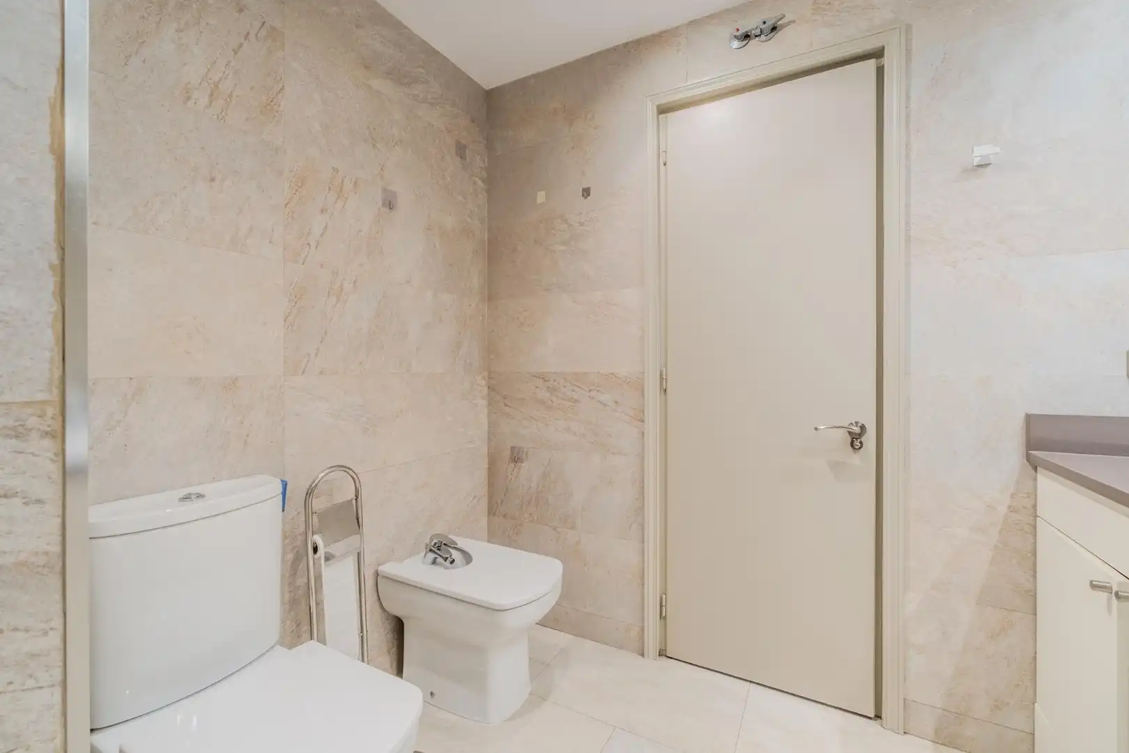 Baño de Piso en venta en Madrid con Aire acondicionado, Calefacción y Amueblado