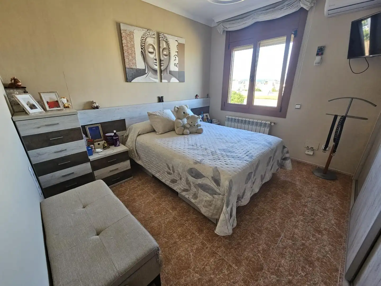 Schlafzimmer von Einfamilien-Reihenhaus zum Verkauf in Malgrat de Mar mit Klimaanlage, Heizung und Privatgarten