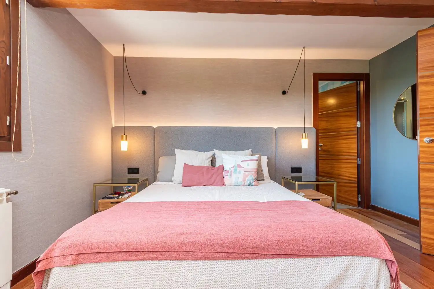 Schlafzimmer von Einfamilien-Reihenhaus zum Verkauf in Boadilla del Monte mit Klimaanlage, Heizung und Abstellraum