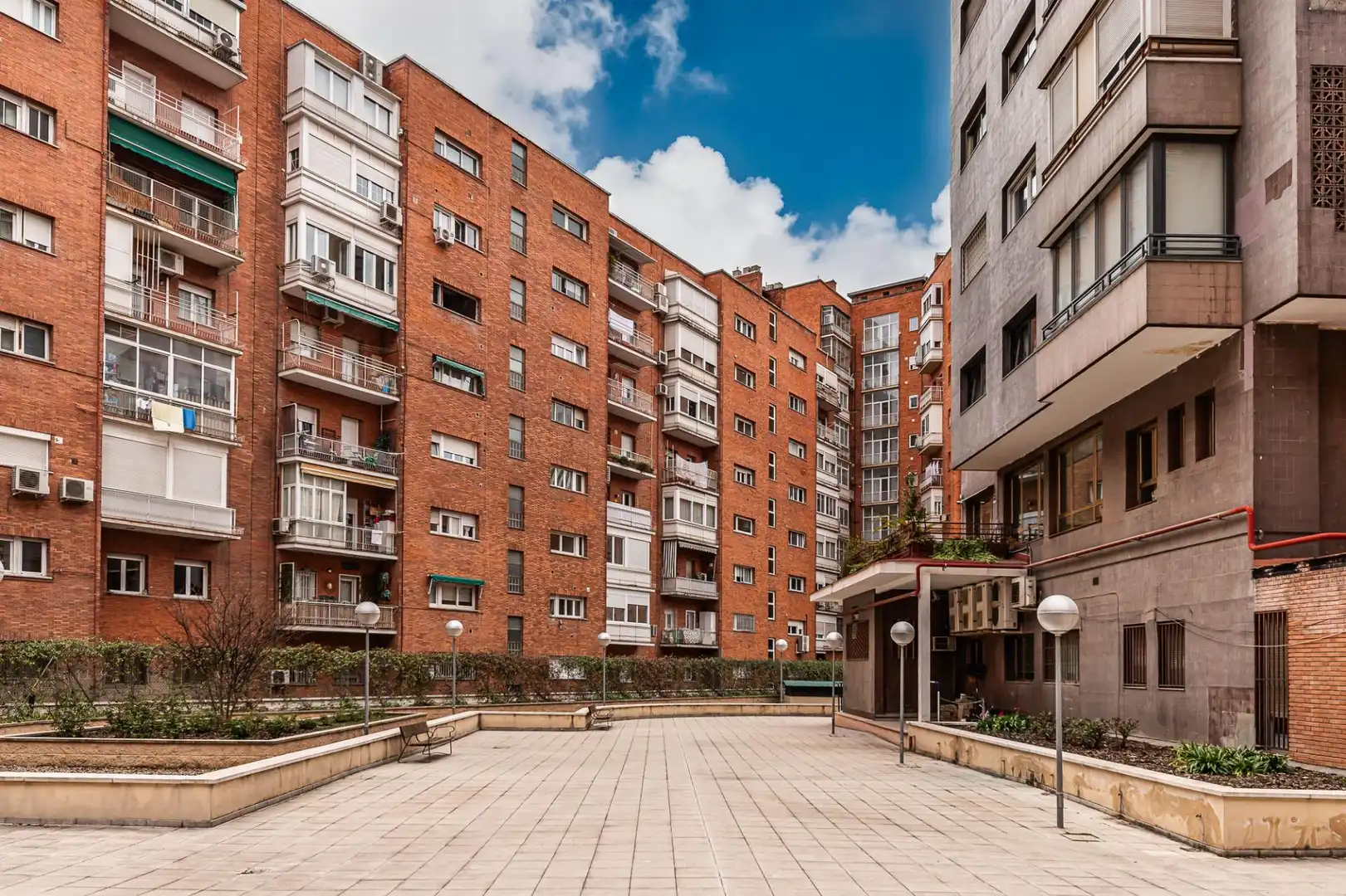 Außenansicht von Wohnung zum Verkauf in Madrid mit Klimaanlage und Abstellraum
