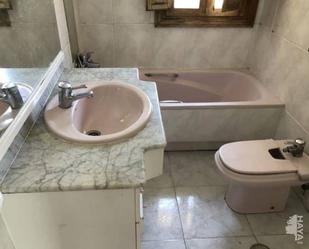 Bathroom of Flat for sale in Arévalo