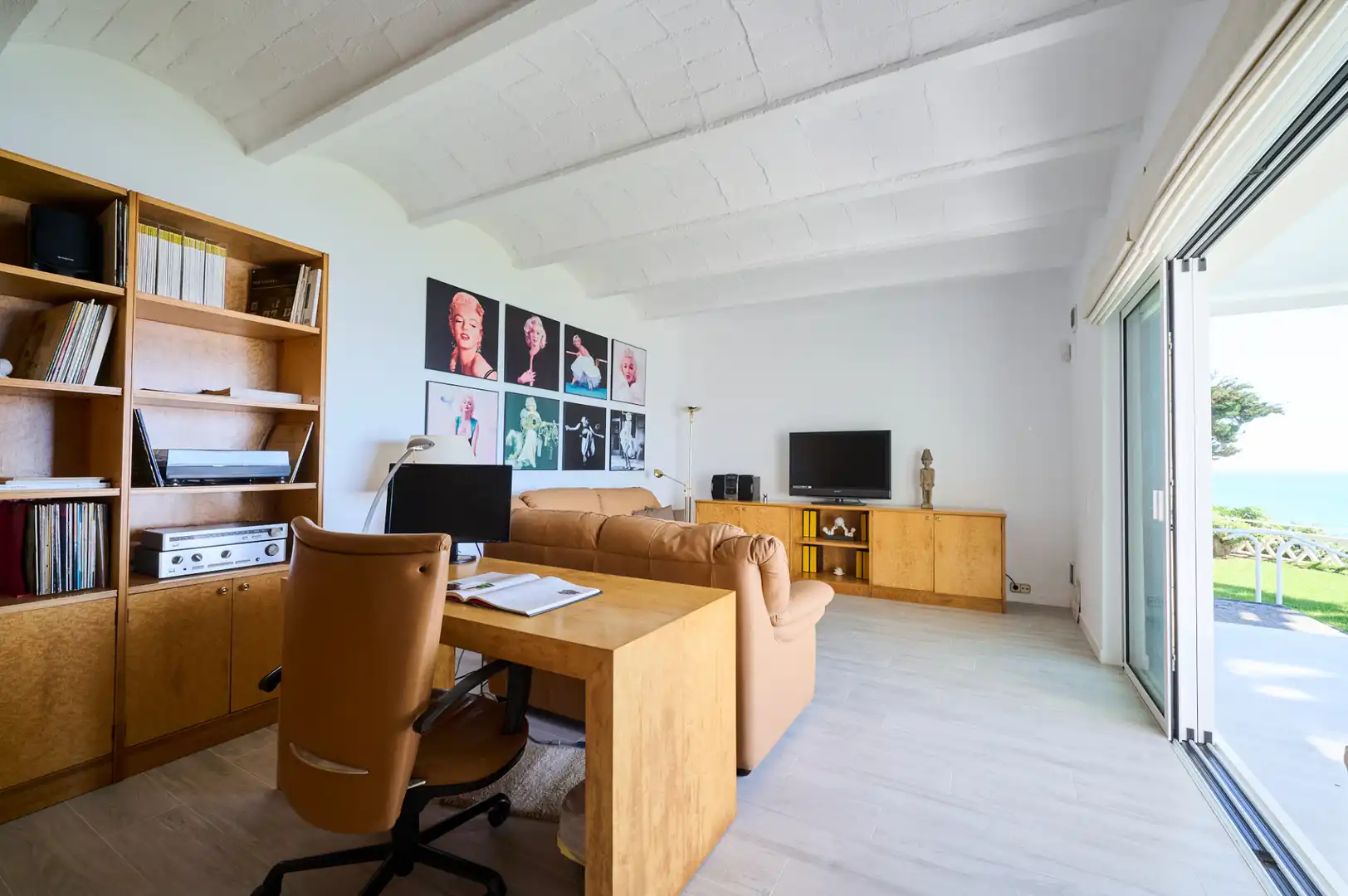 Sala d'estar de Casa o xalet en venda en Arenys de Mar amb Aire condicionat, Calefacció i Jardí privat