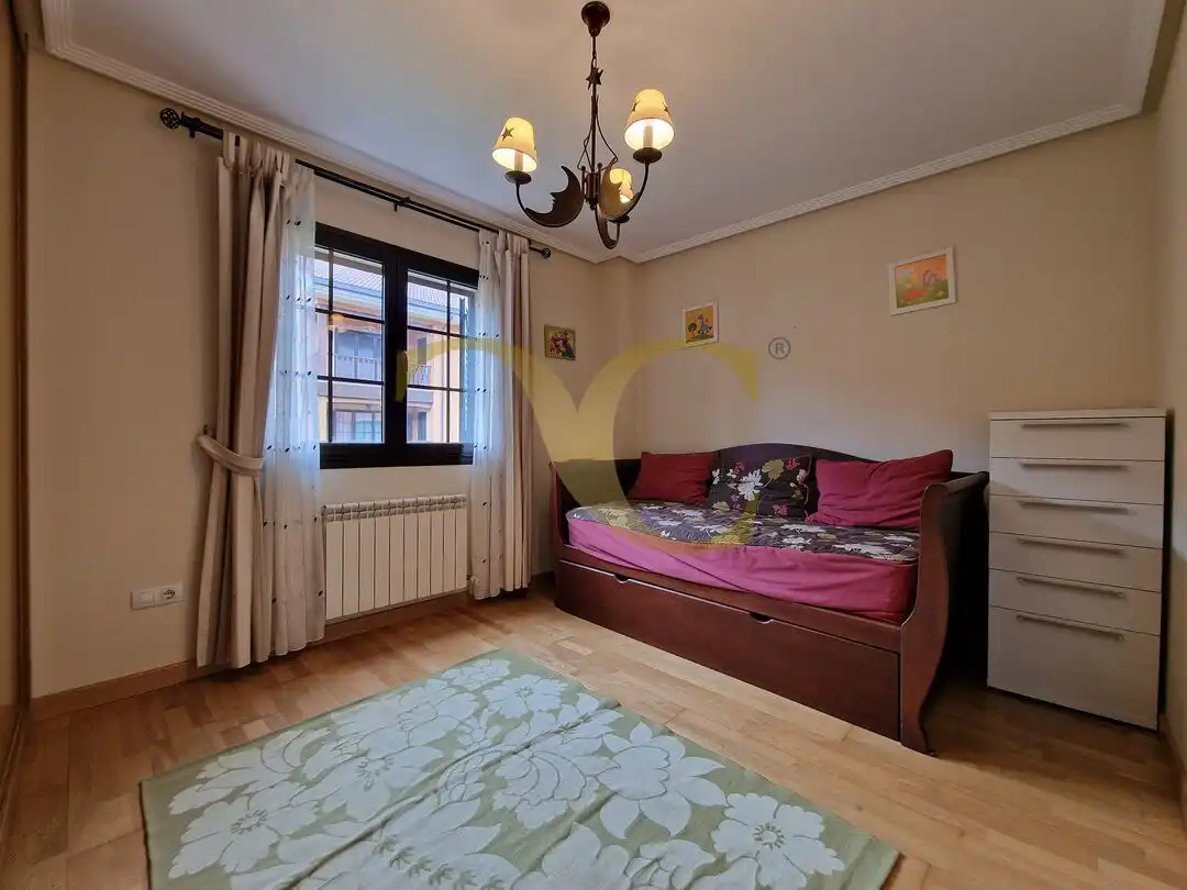 Habitación de Piso en venta en Llanes con Calefacción, Terraza y Amueblado