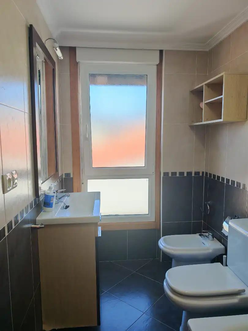Baño de Apartamento de alquiler en Fisterra con Trastero, Amueblado y Horno