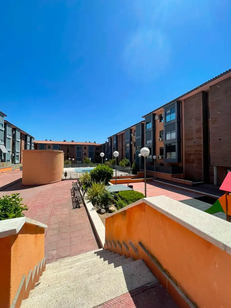 Außenansicht von Dachboden zur Miete in El Molar (Madrid) mit Heizung, Terrasse und Balkon