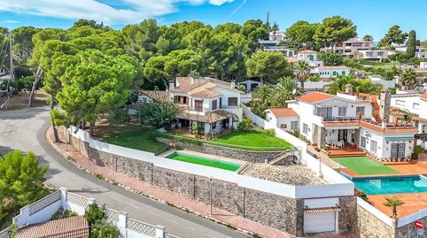 Exclusiva casa esquinera con vistas al mar diseñada por el reconocido arquitecto Francisco José Barba Corsini 1975., immagine 2