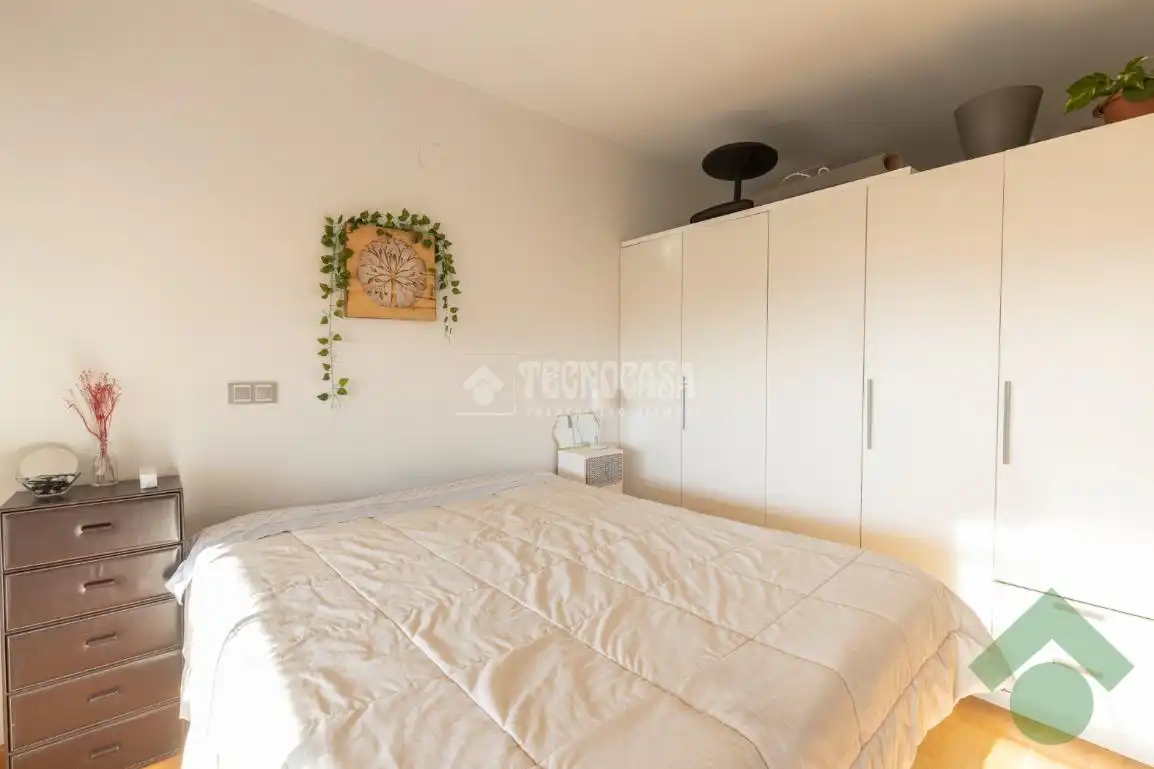 Habitación de Piso en venta en Granada con Aire acondicionado, Calefacción y Piscina comunitaria