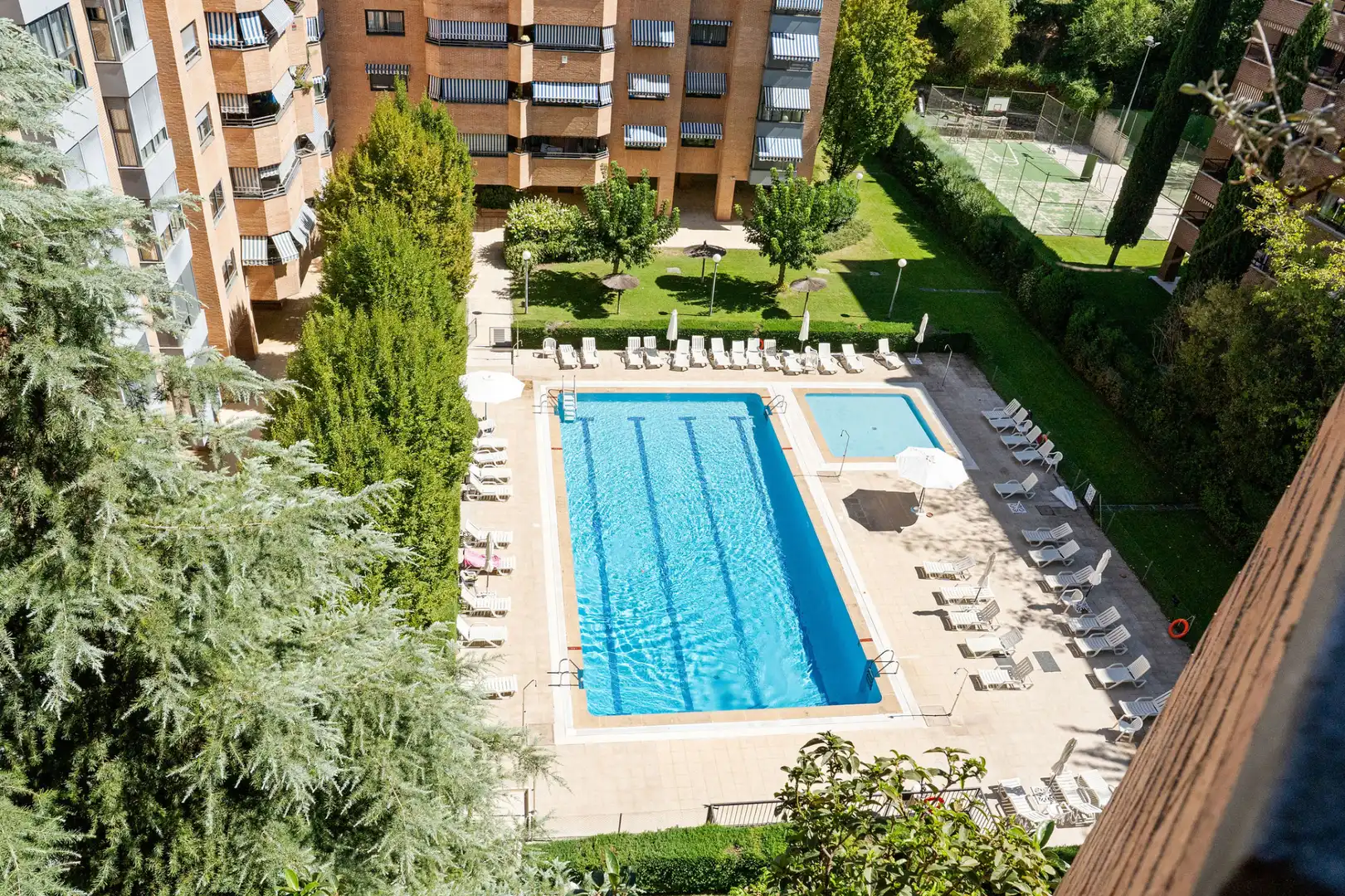 Piscina de Piso para compartir en Fuencarral - El Pardo