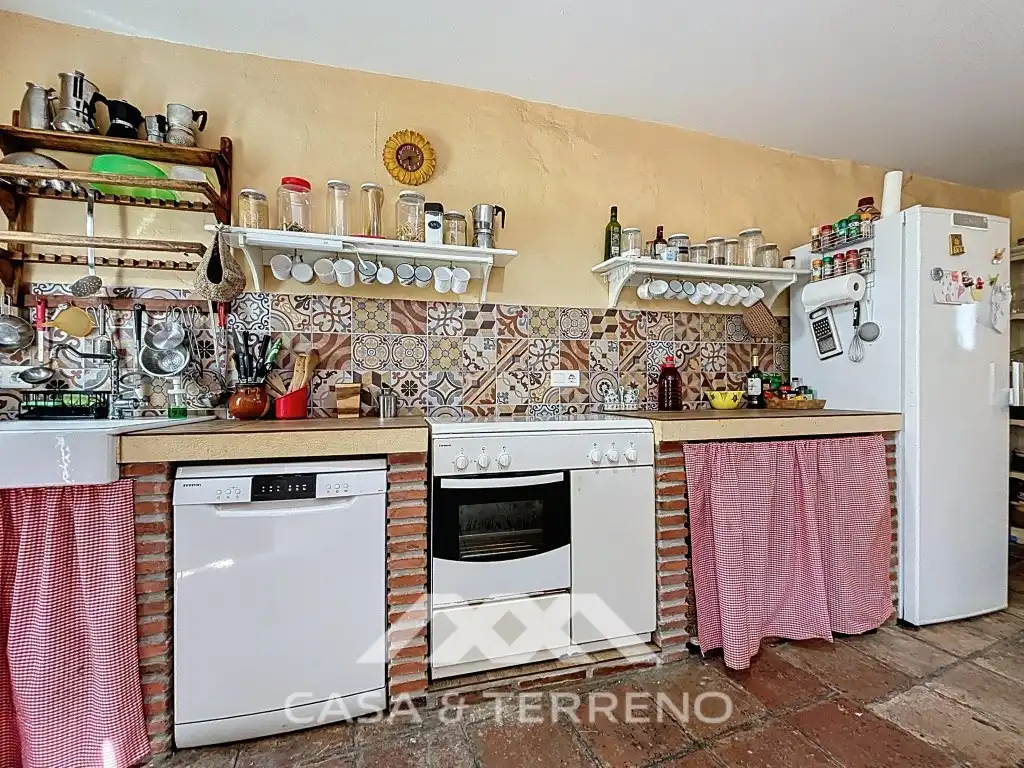 Cuina de Casa o xalet en venda en Comares amb Aire condicionat, Jardí privat i Terrassa