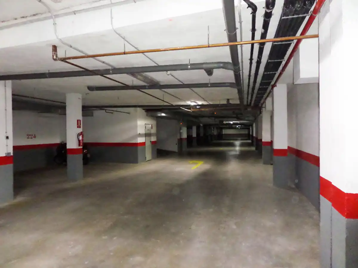 Parkplatz von Garage zum Verkauf in Elche / Elx
