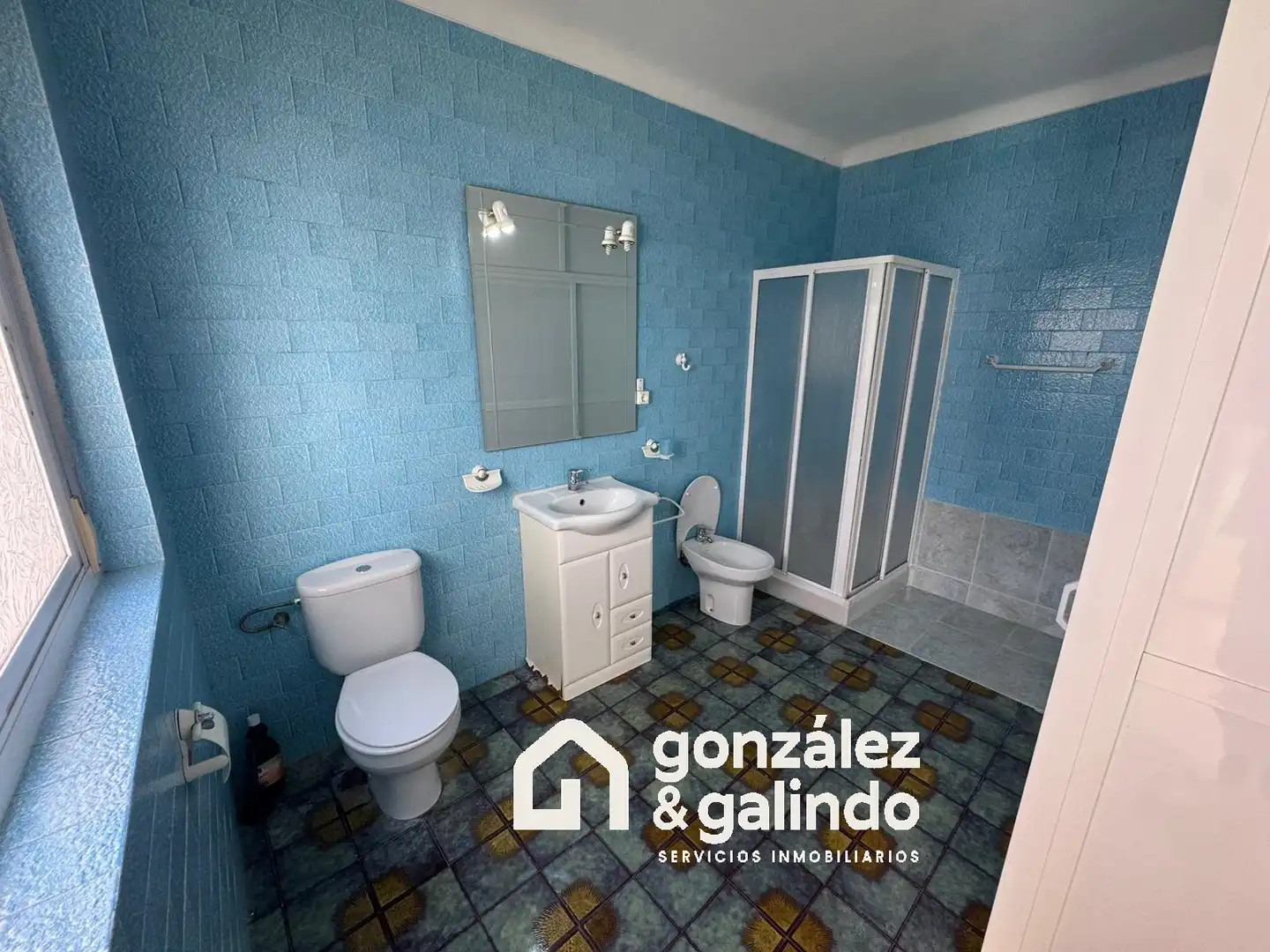 Baño de Finca rústica en venta en Gilena