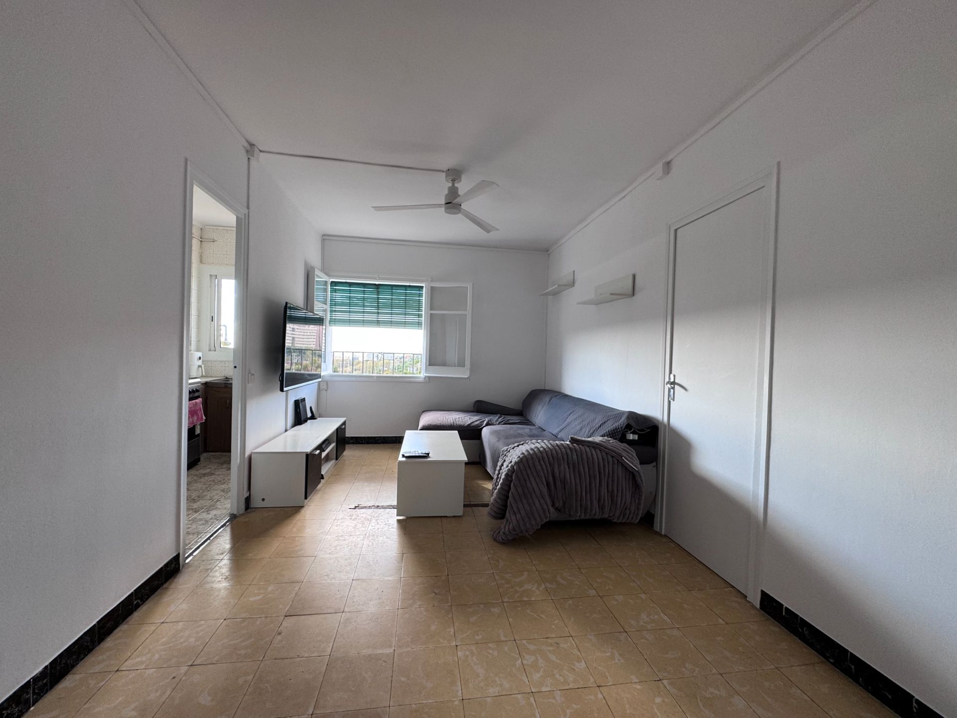 Sala de estar de Piso en venta en L'Hospitalet de Llobregat con Aire acondicionado