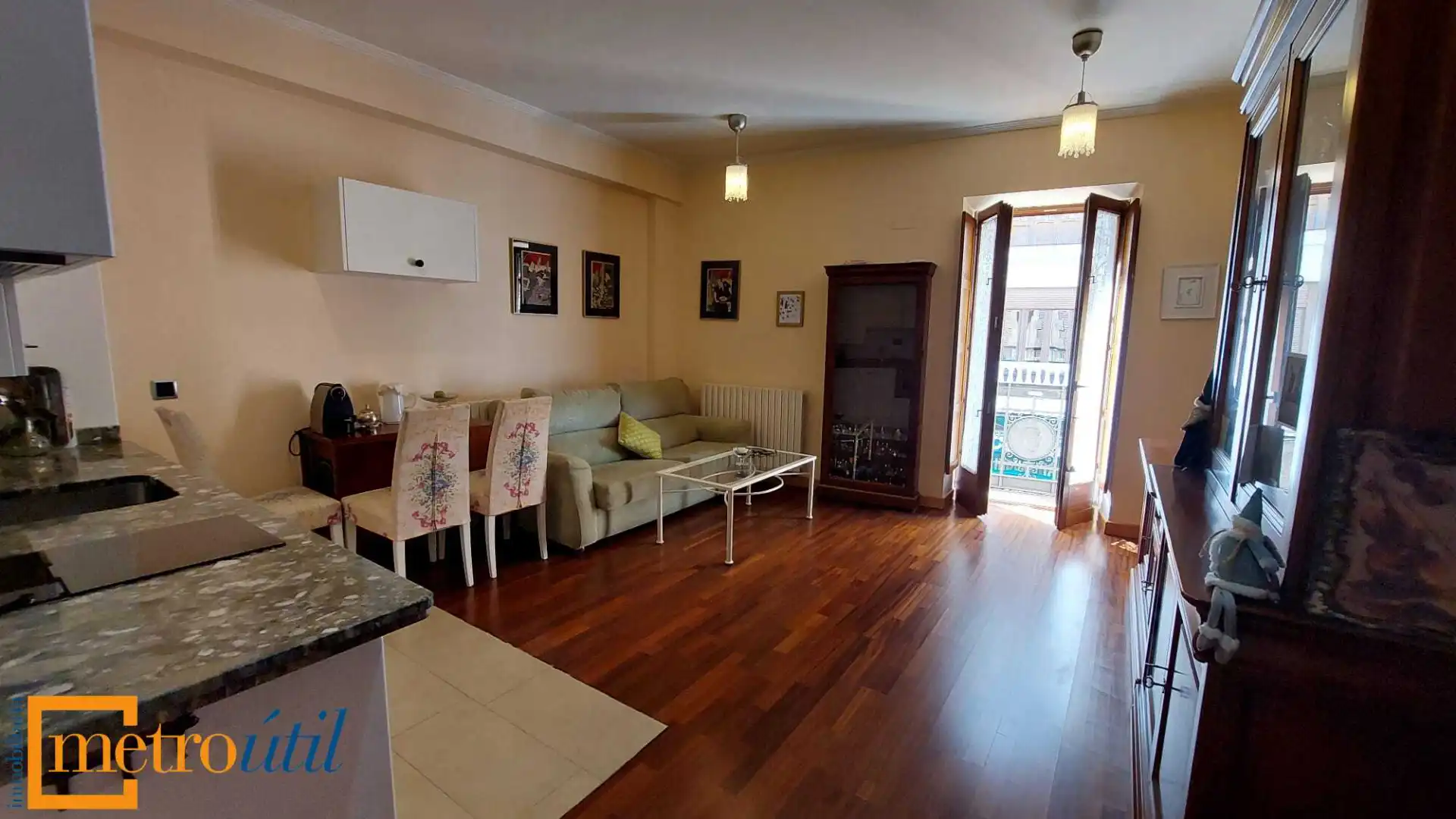 Living room of Flat for sale in Salamanca  with Heating, Parquet flooring and Balcony
