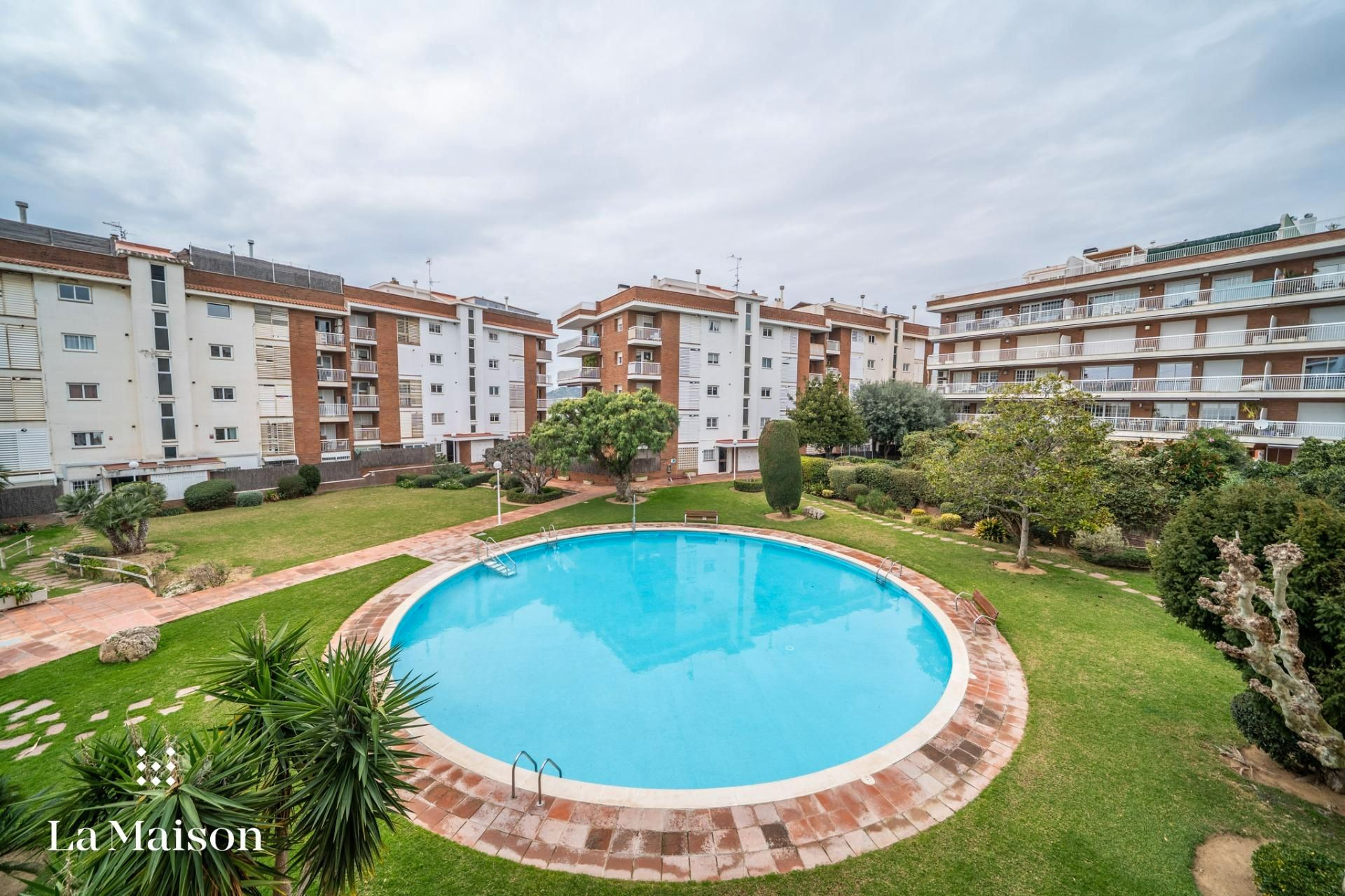 Piscina de Pis en venda en Sant Andreu de Llavaneres amb Aire condicionat, Calefacció i Terrassa