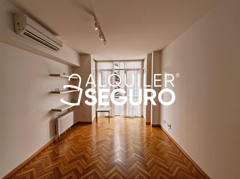 Sala d'estar de Pis de lloguer en  Madrid Capital amb Aire condicionat i Calefacció