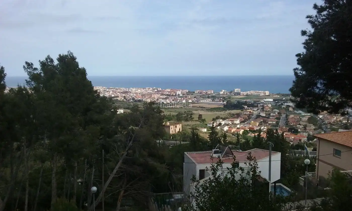 Terreno residencial en venta en Carrer Besòs 6