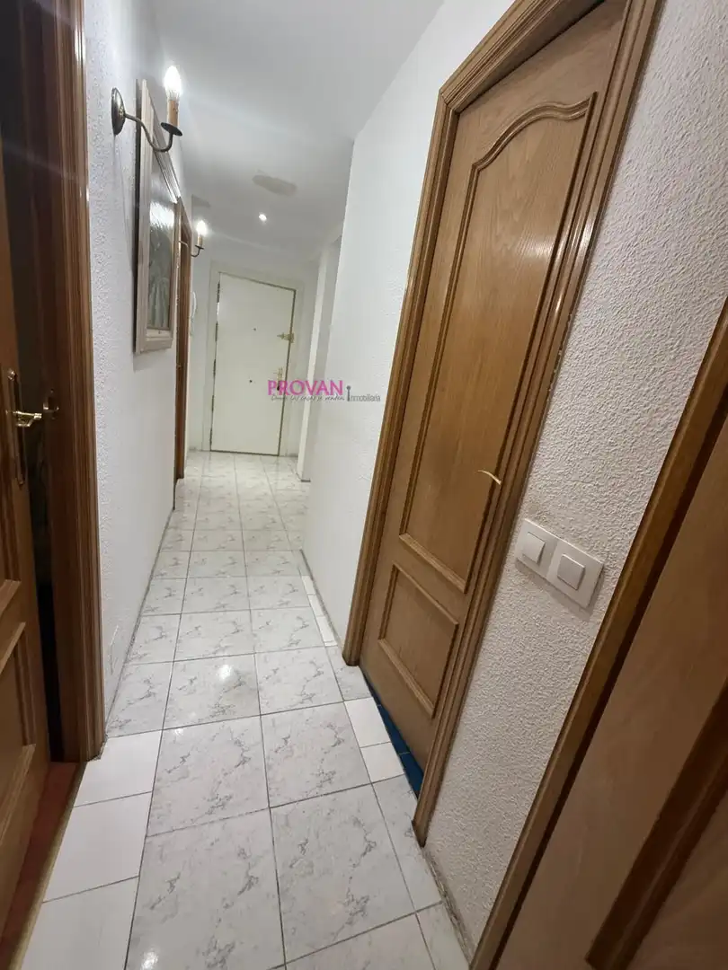Wohnung zum Verkauf in Madrid mit Klimaanlage, Terrasse und Möbliert