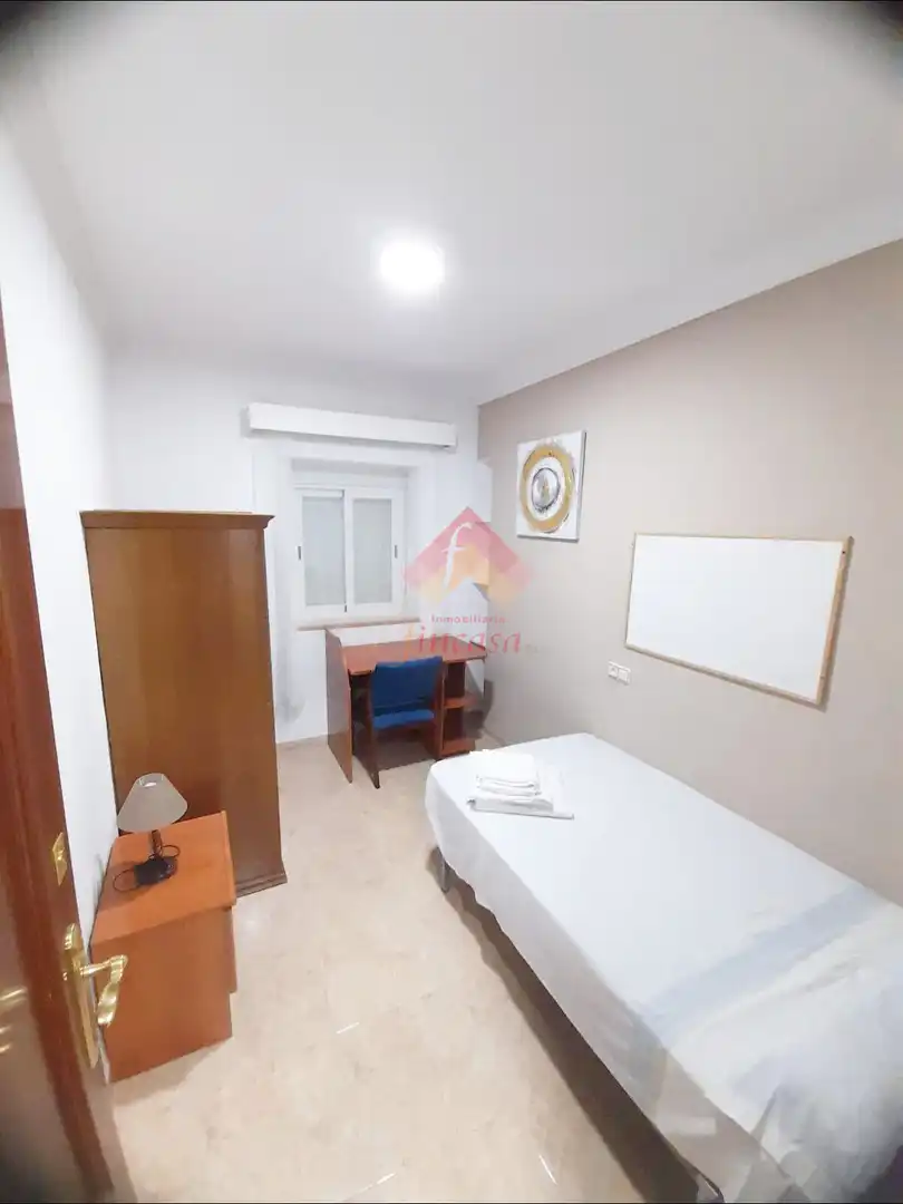 Bedroom of Flat for sale in Ronda  with Furnished