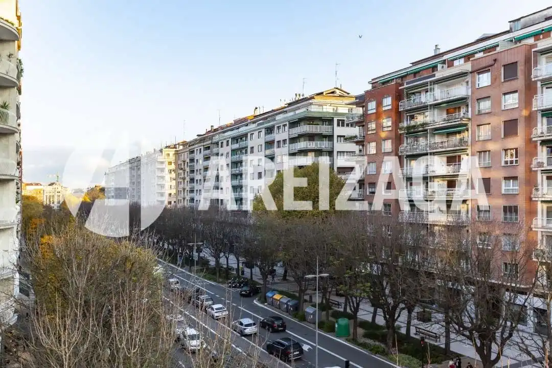 Vista exterior de Piso en venta en Donostia - San Sebastián  con Calefacción, Terraza y Balcón