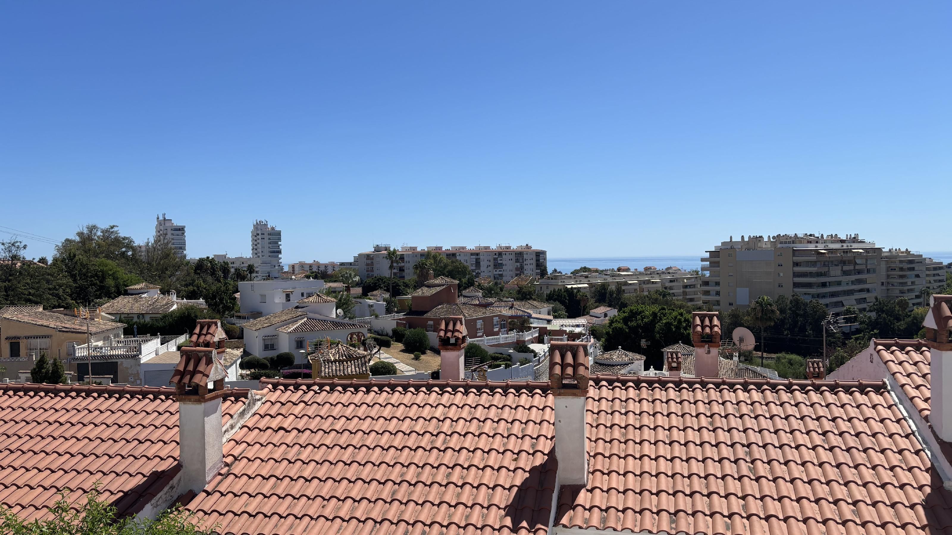 Exterior view of Single-family semi-detached for sale in Benalmádena  with Private garden, Terrace and Swimming Pool