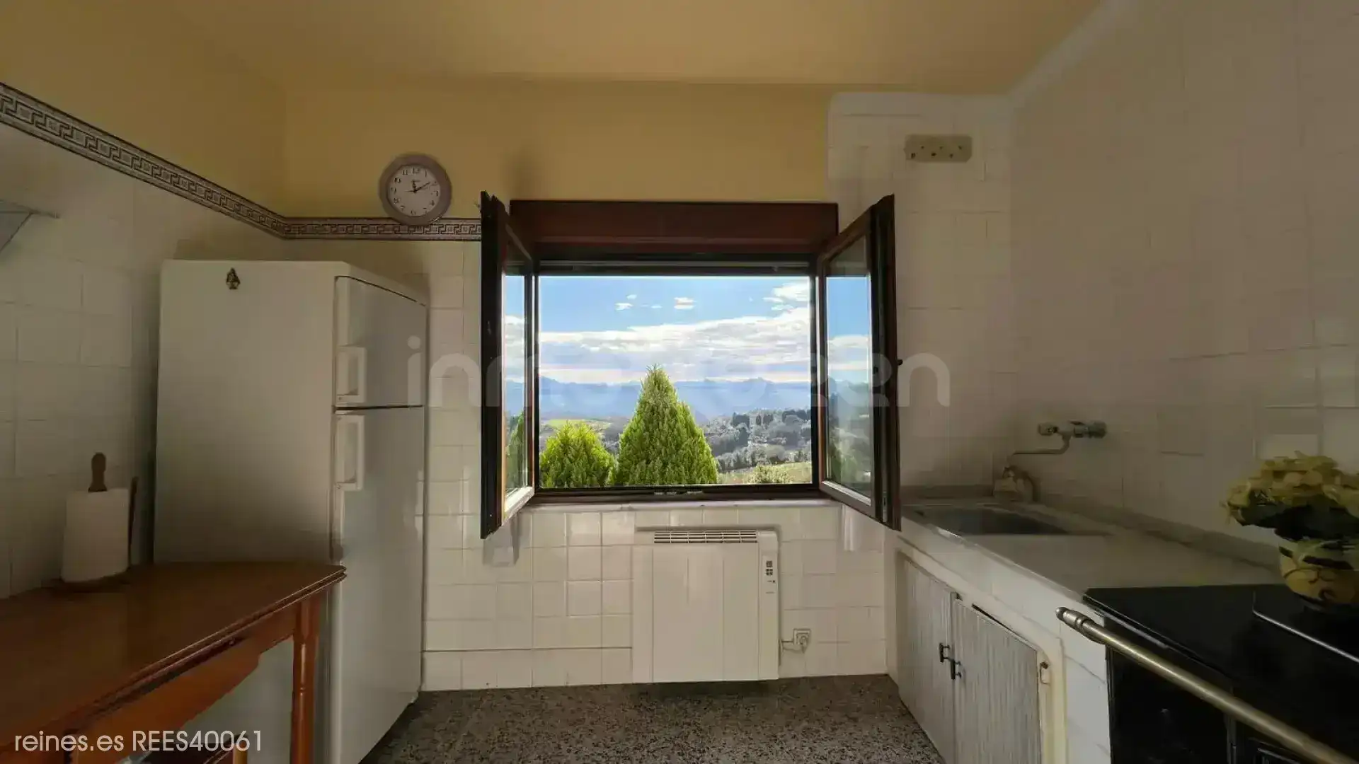 Küche von Haus oder Chalet zum Verkauf in Siero mit Heizung, Privatgarten und Terrasse