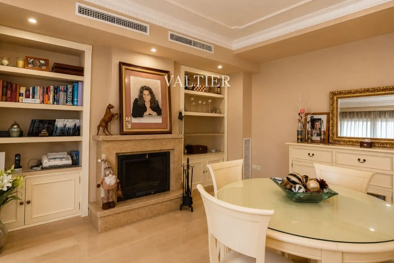 Sala d'estar de Casa o xalet en venda en Almoines amb Aire condicionat, Terrassa i Moblat