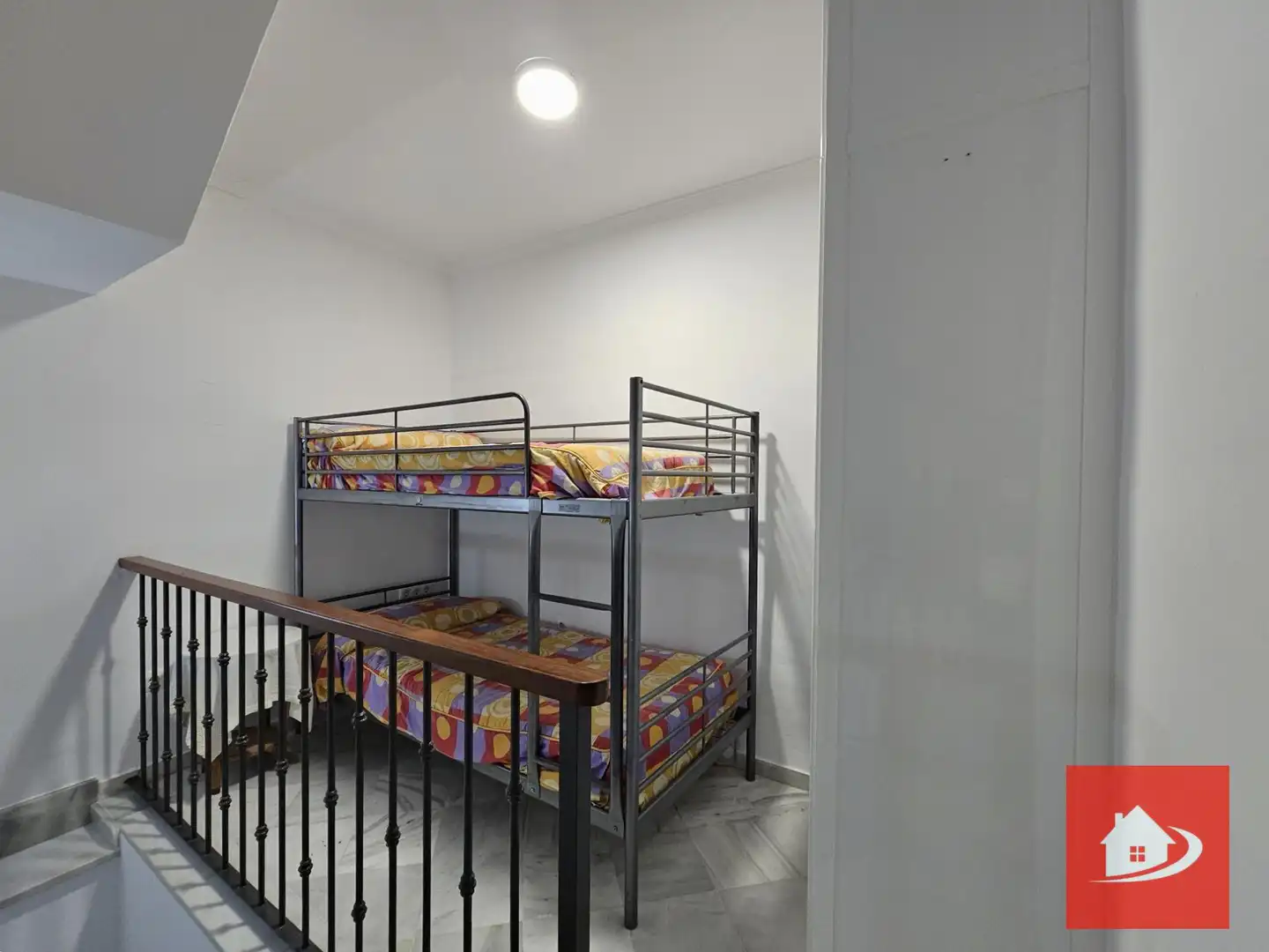 Casa con terraza en venta en Centro - Calzada - Cabo Noval, imagen 2