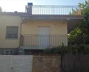 Exterior view of Single-family semi-detached for sale in Castellbell i el Vilar