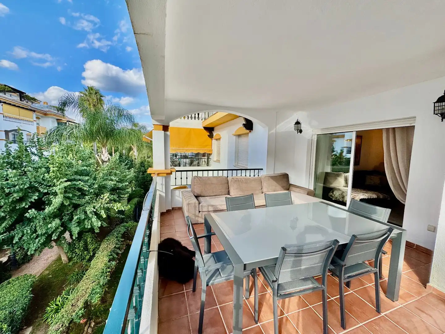 Terrassa de Apartament de lloguer en Marbella amb Aire condicionat, Moblat i Piscina comunitària
