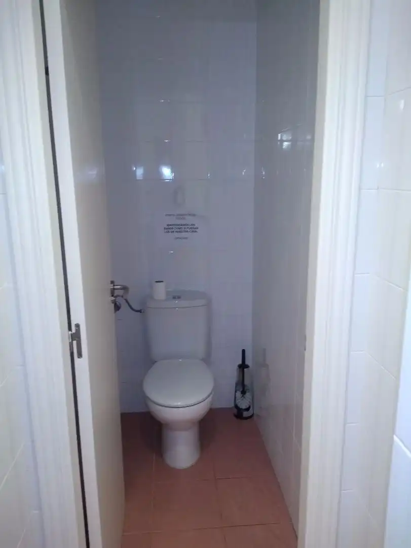 Baño de Local de alquiler en Salamanca con Aire acondicionado y Calefacción