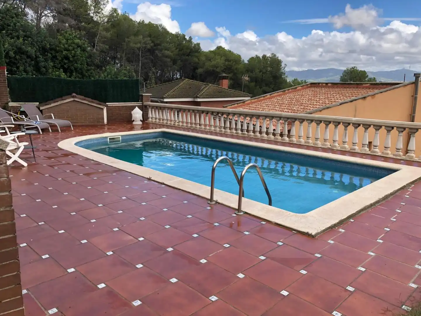 Piscina de Casa o xalet en venda en Sant Boi de Llobregat amb Aire condicionat, Calefacció i Jardí privat