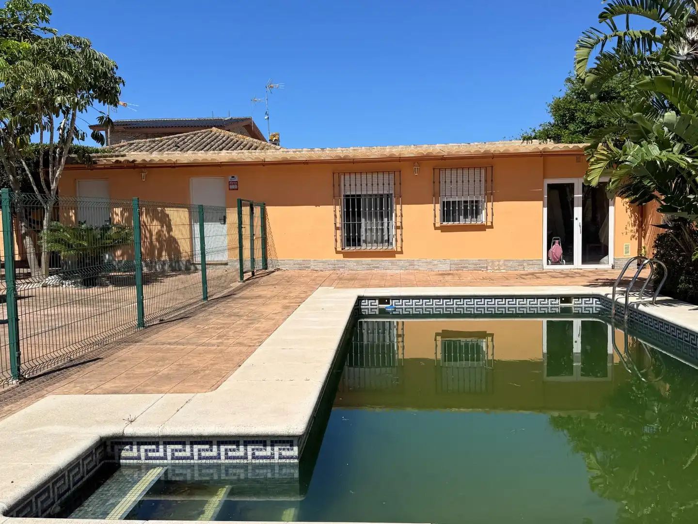 Piscina de Casa o xalet en venda en Chiclana de la Frontera