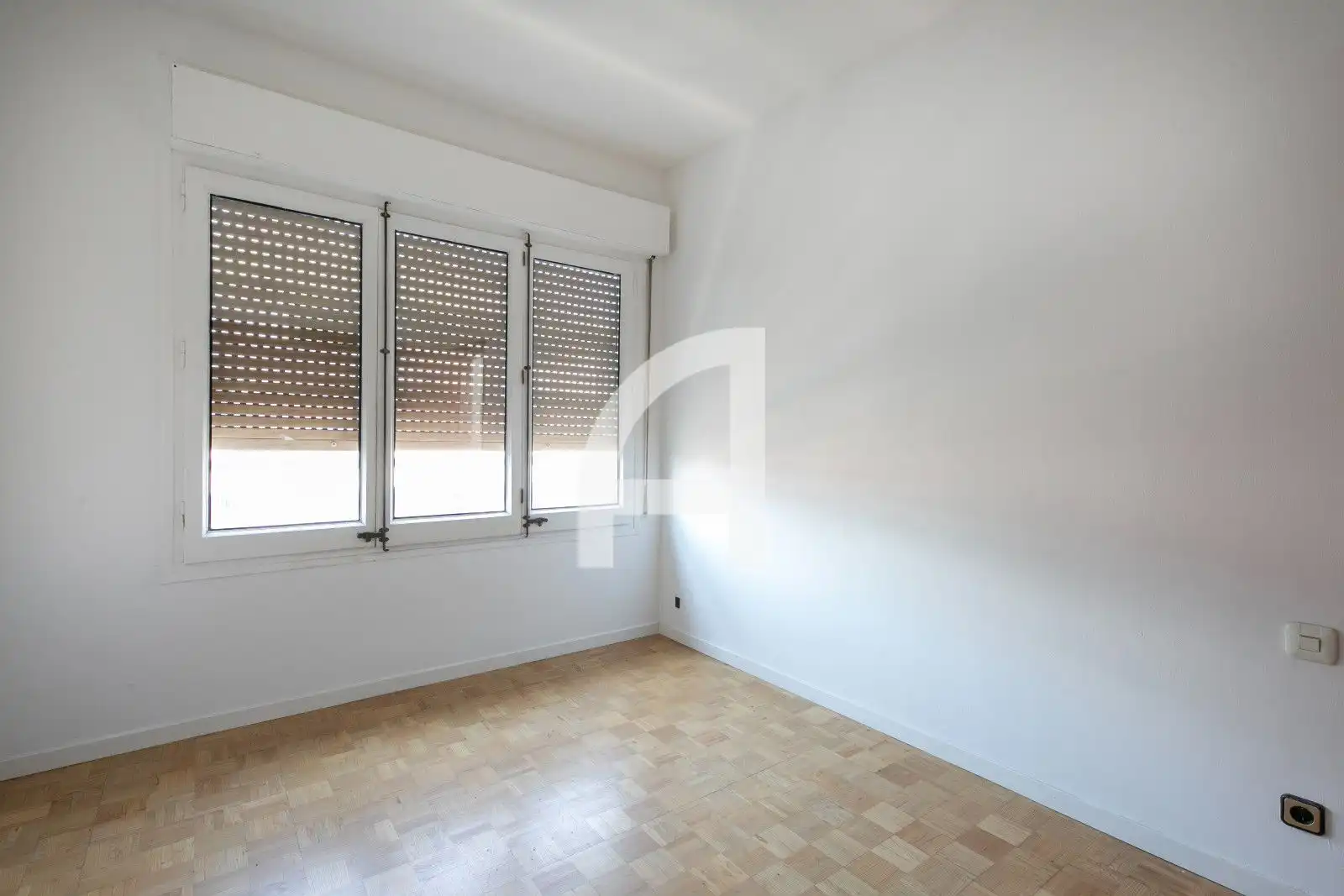 Bedroom of Flat for sale in Barcelona  with Parquet flooring