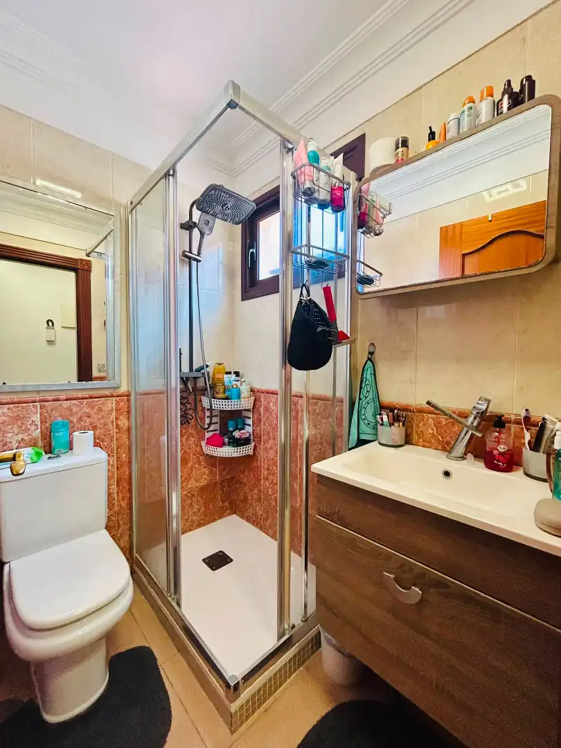 Baño de Casa adosada en venta en Adeje con Aire acondicionado, Terraza y Trastero